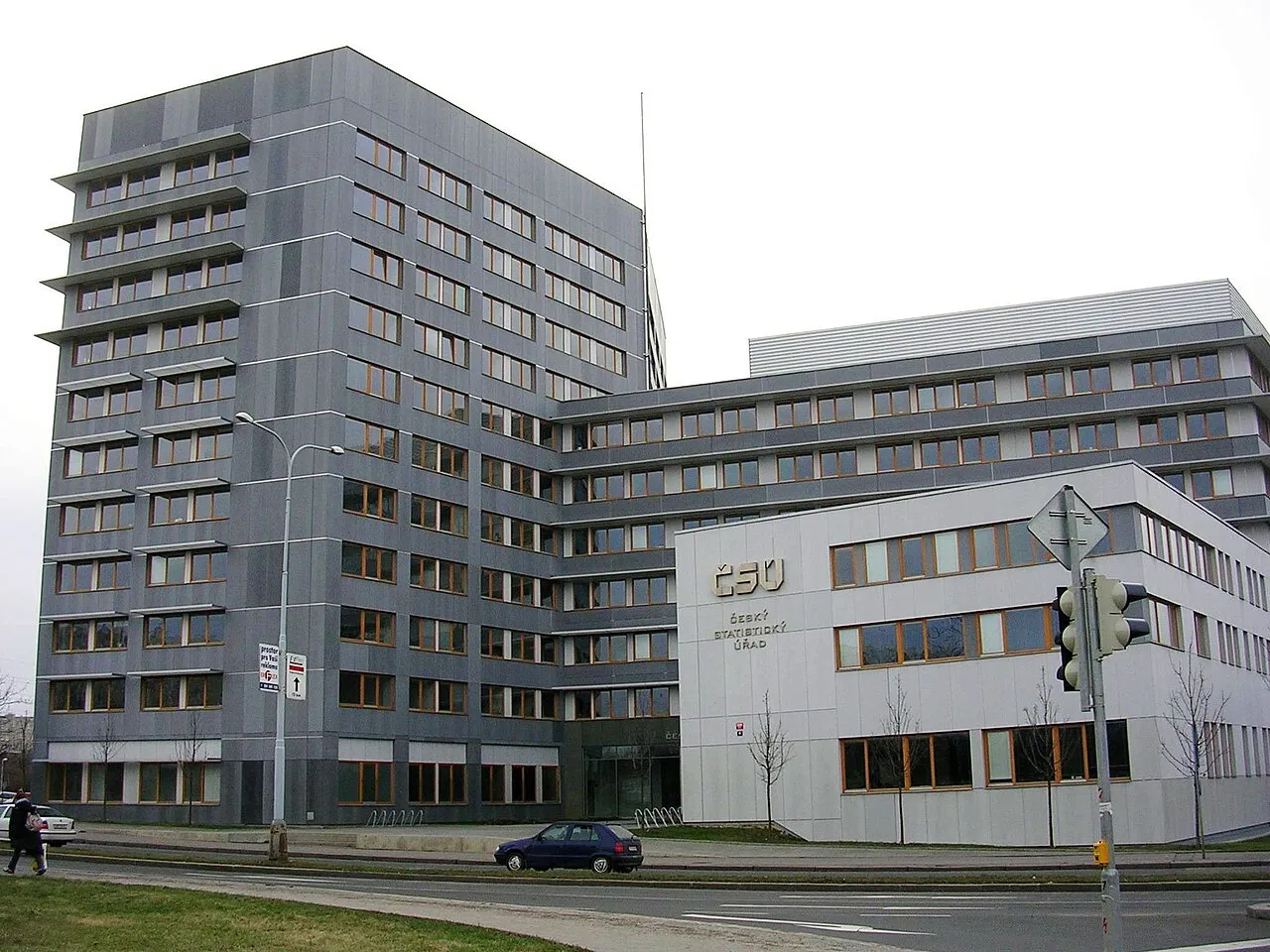 Het gebouw van het Tsjechische statistiekbureau (ČSÚ) in Praag-Strašnice