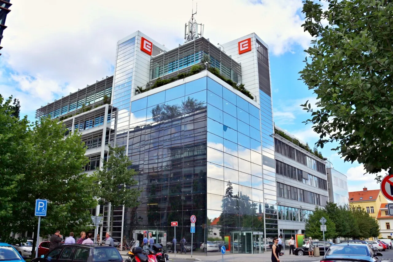 Hoofdkantoor van energiebedrijf ČEZ in het BB Centrum-kantorencomplex in Praag